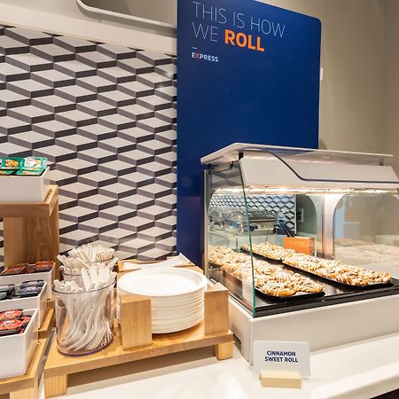 Holiday Inn Express Hotel & Suites Plainview By Ihg Exteriör bild