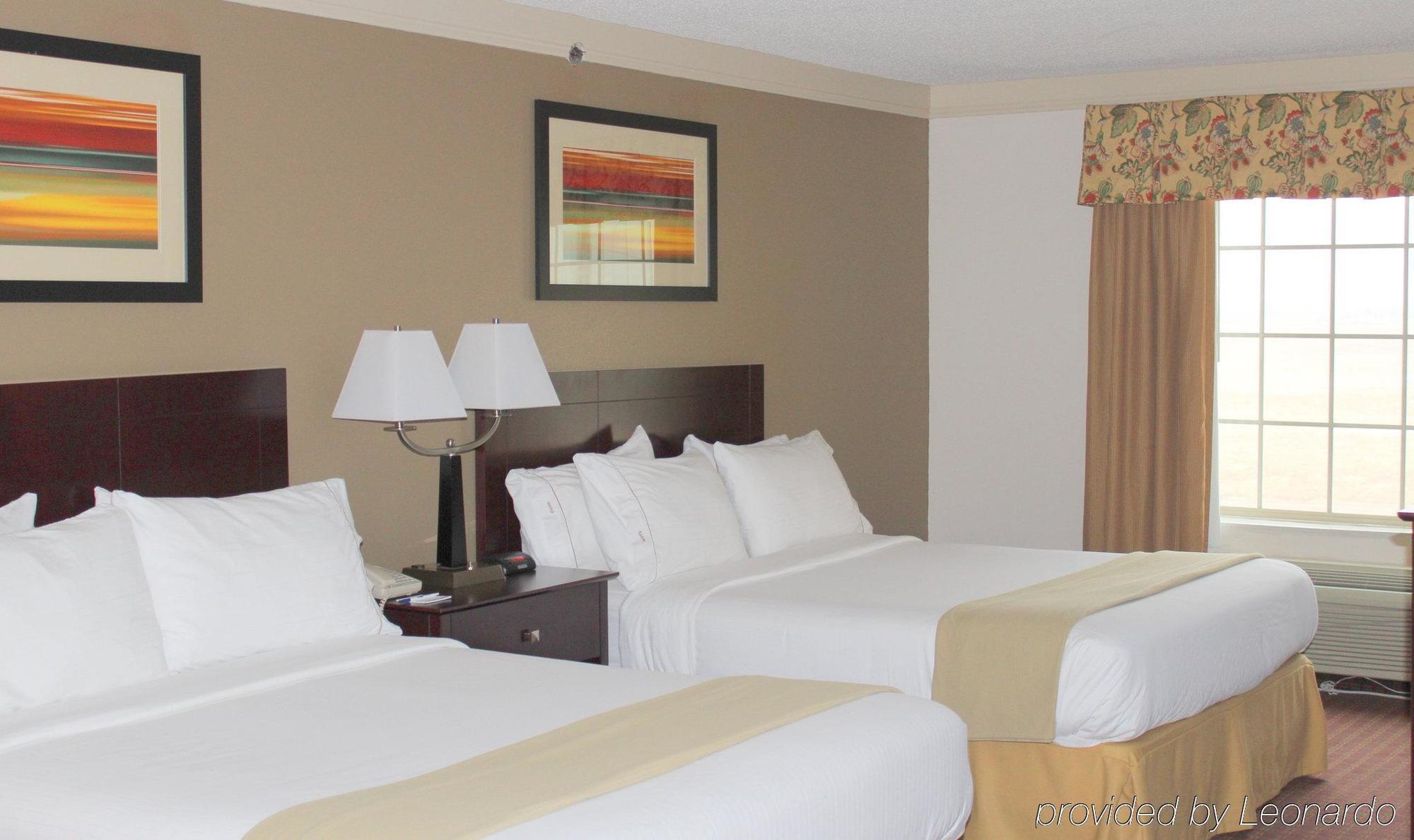 Holiday Inn Express Hotel & Suites Plainview By Ihg Exteriör bild