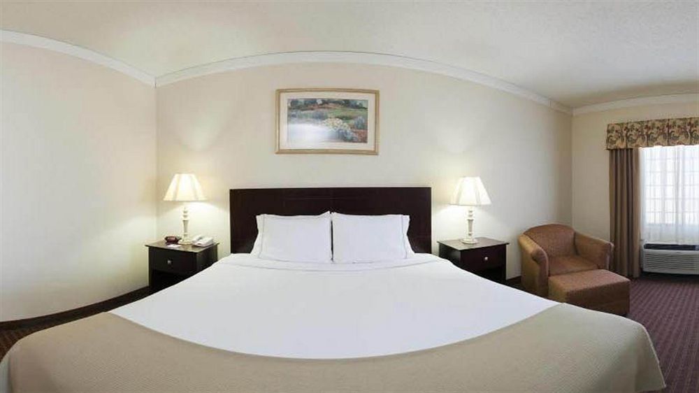 Holiday Inn Express Hotel & Suites Plainview By Ihg Exteriör bild