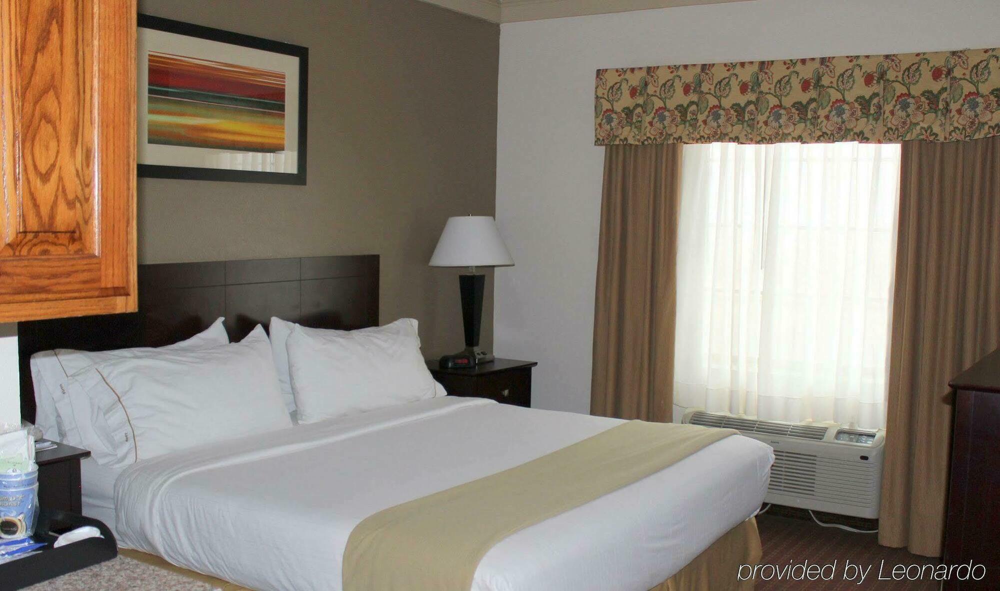 Holiday Inn Express Hotel & Suites Plainview By Ihg Exteriör bild
